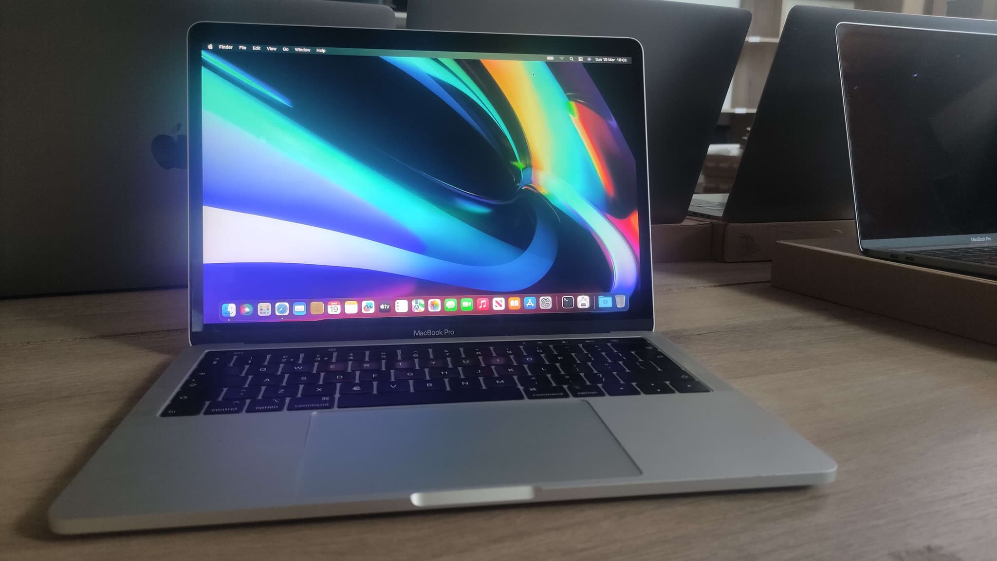 Apple Macbook Pro 13 2018 A1989 image 1