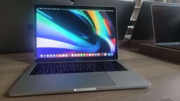 Apple Macbook Pro 13 2018 A1989 image 1