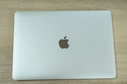 Apple Macbook Pro A1989 2019 image 11