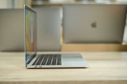 Apple Macbook Pro A1989 2019 image 2
