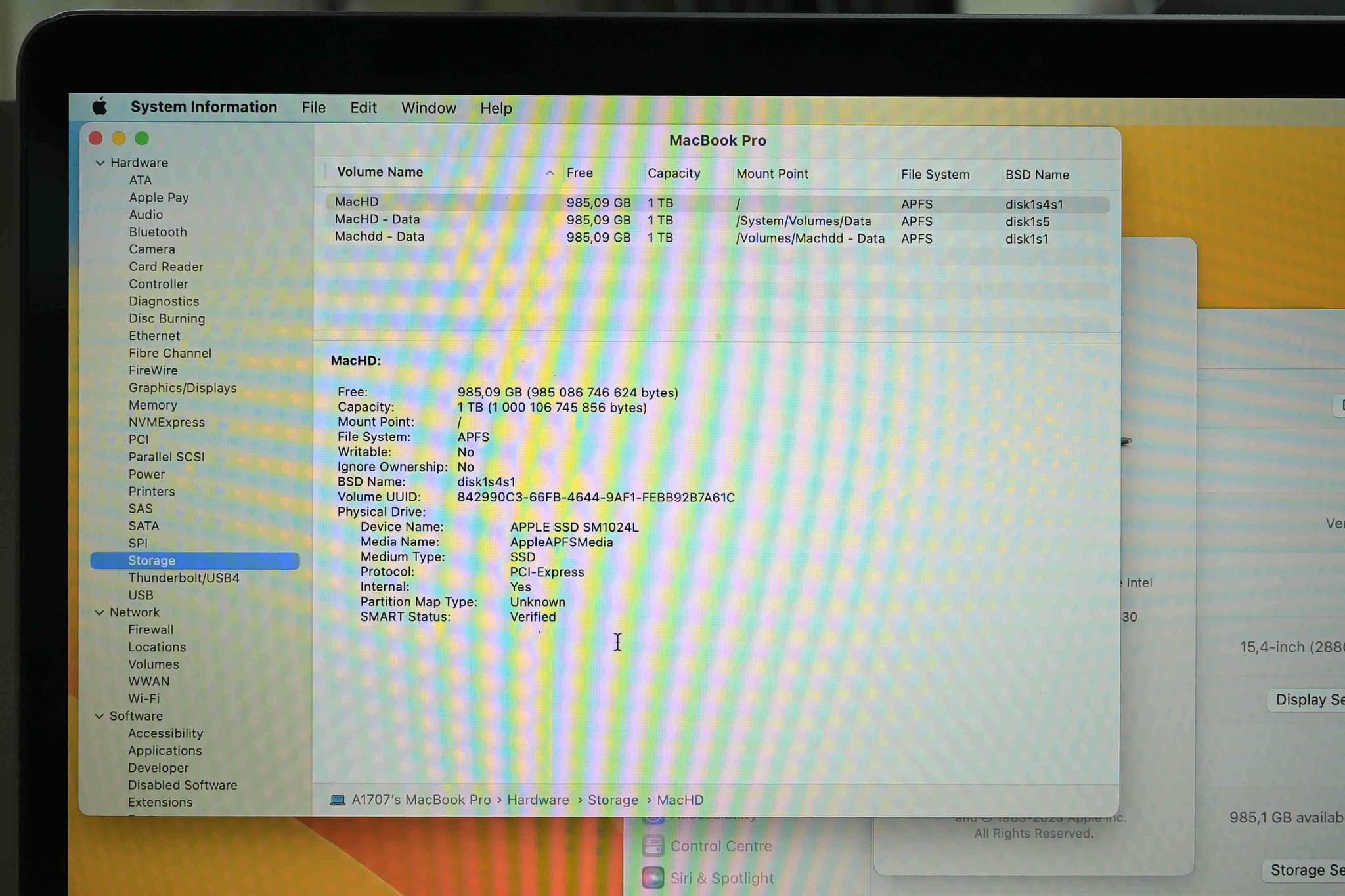 Apple Macbook Pro A1707 2017 image 9