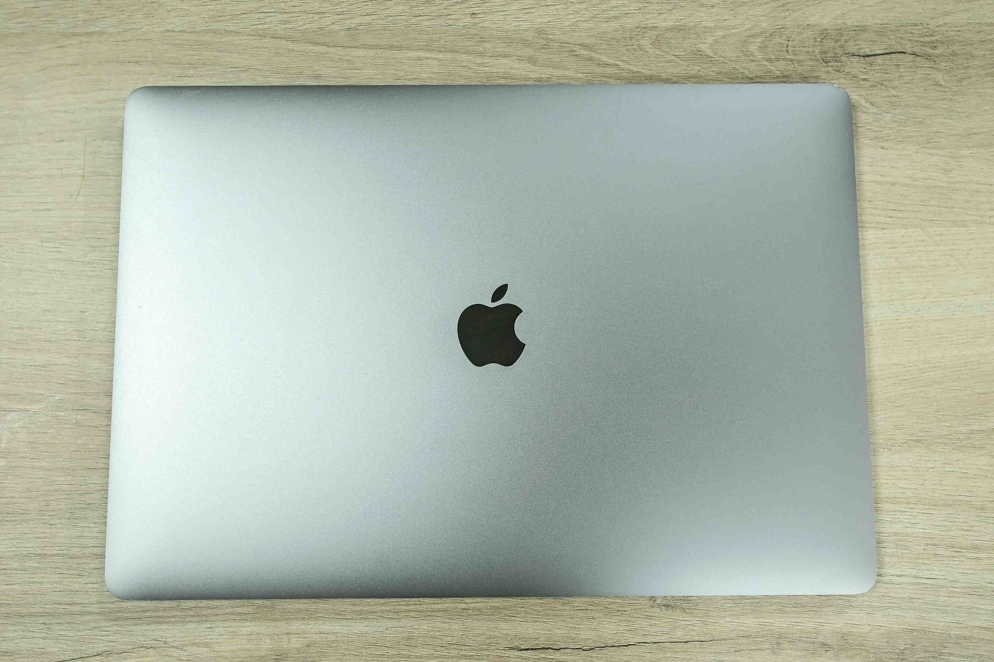 Apple Macbook Pro A1707 2017 image 11