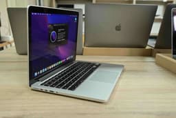 Apple Macbook Pro A1502 2015 image 1