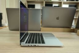 Apple Macbook Pro A1502 2015 image 2