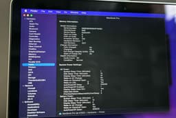 Apple Macbook Pro A1502 2015 image 7
