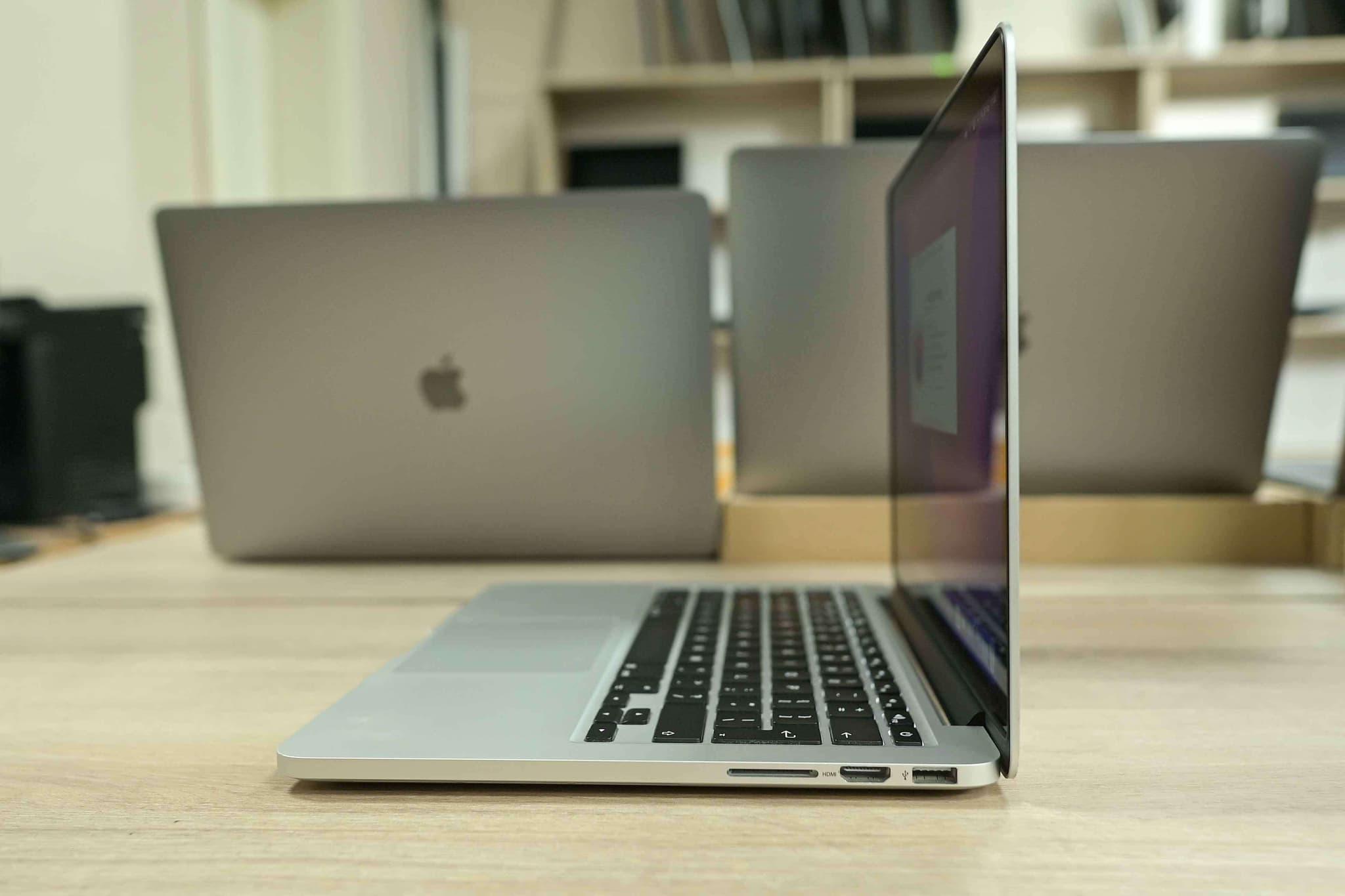 Apple Macbook Pro A1502 2015 image 3