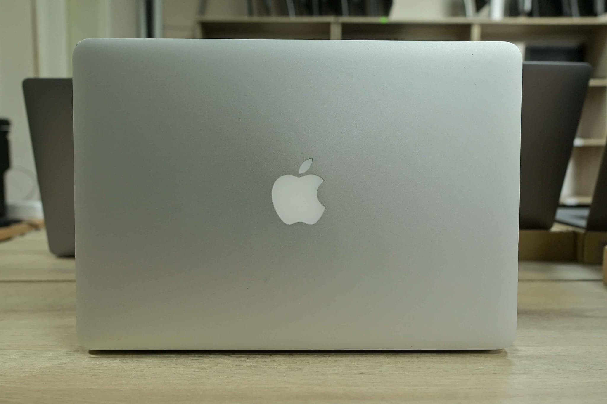Apple Macbook Pro A1502 2015 image 10