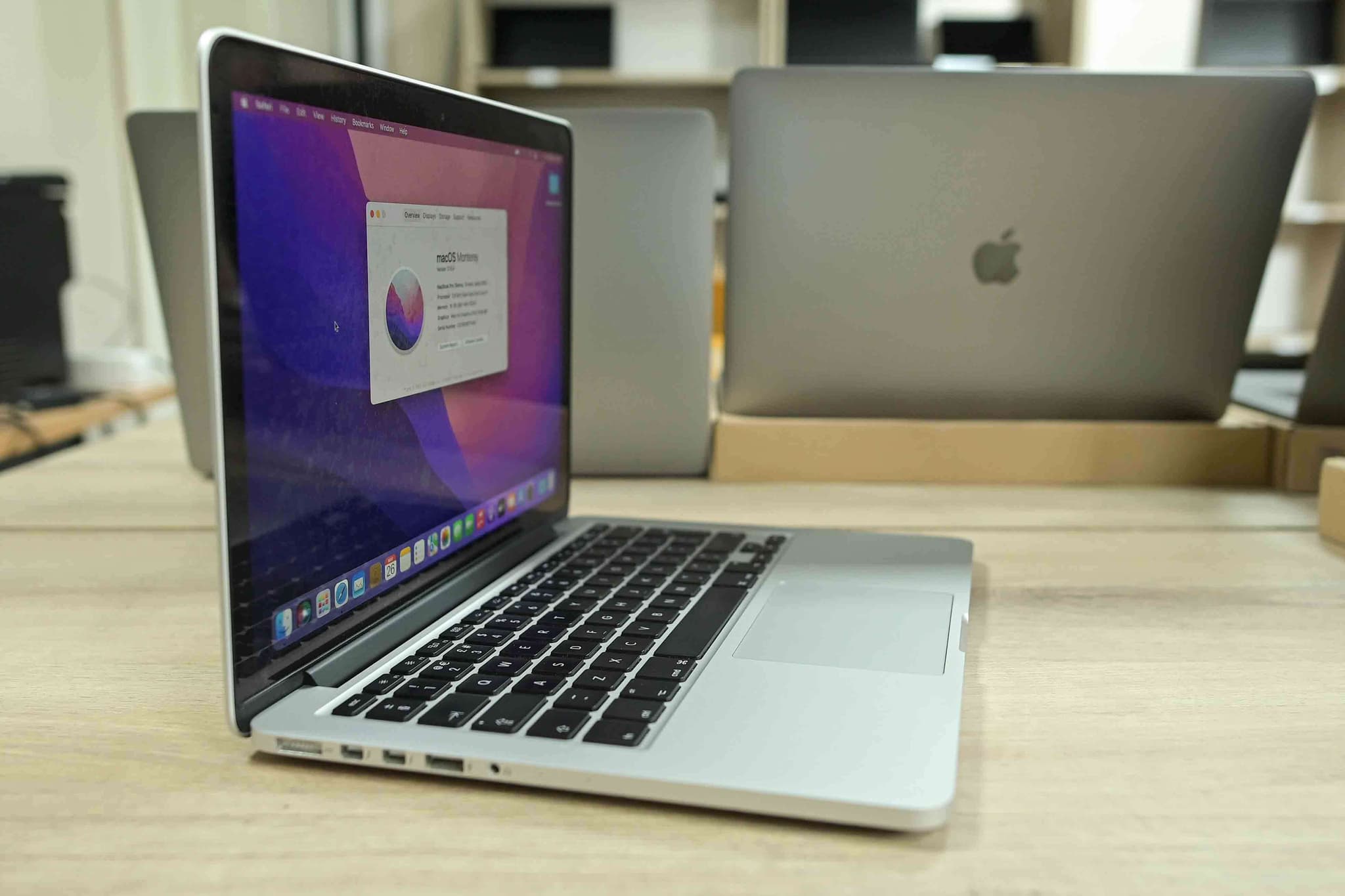 Apple Macbook Pro A1502 2015 image 1