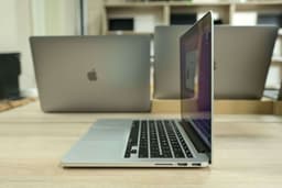 Apple Macbook Pro A1502 2015 image 3