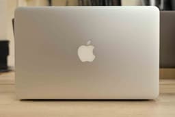 Apple Macbook Pro A1465 2015 image 10