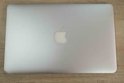 Apple Macbook Pro A1465 2015 image 11