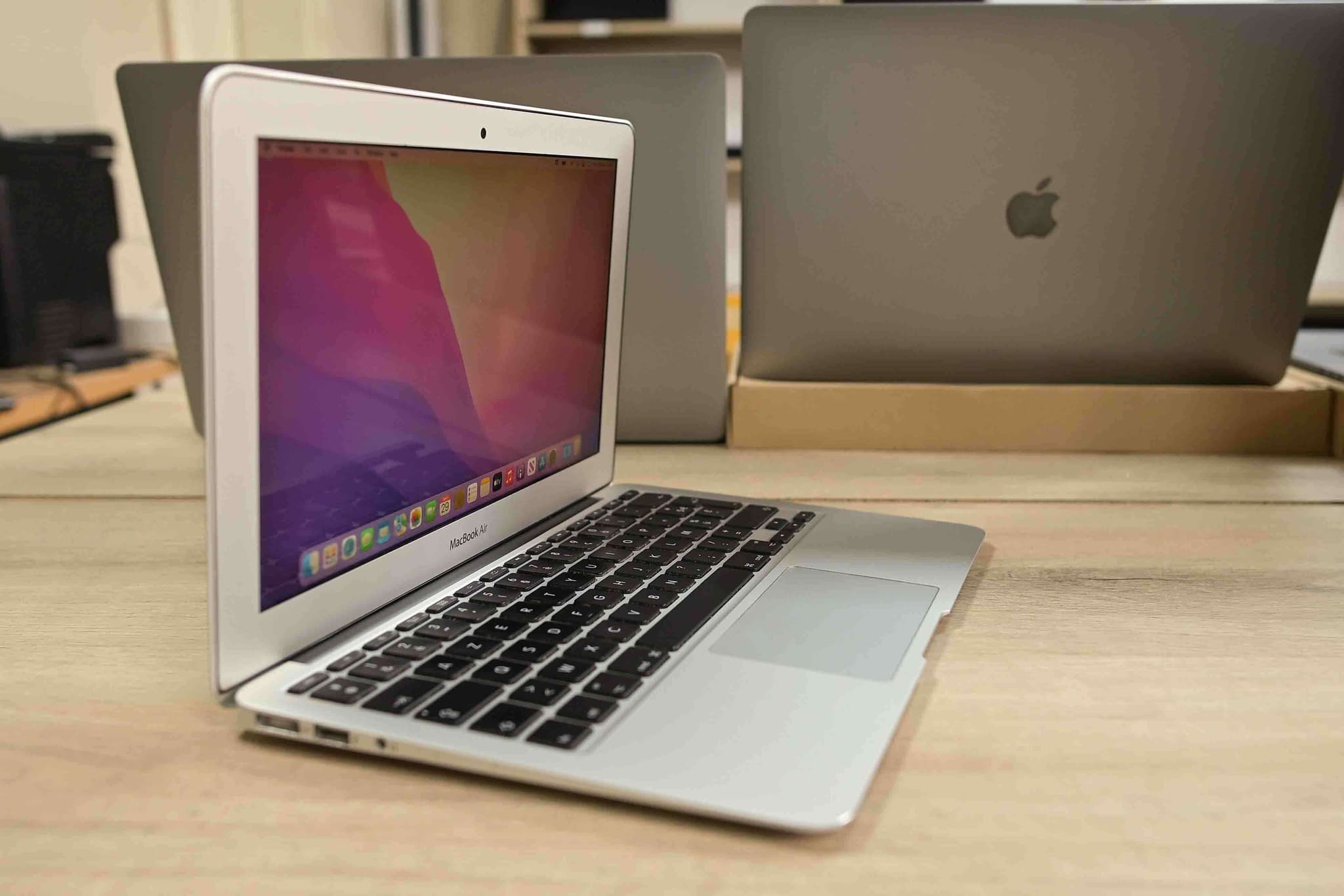 Apple Macbook Pro A1465 2015 image 1