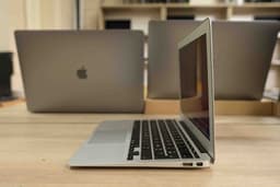 Apple Macbook Pro A1465 2015 image 3