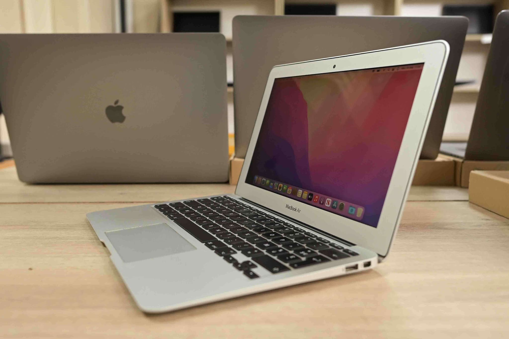 Apple Macbook Pro A1465 2015 image 4