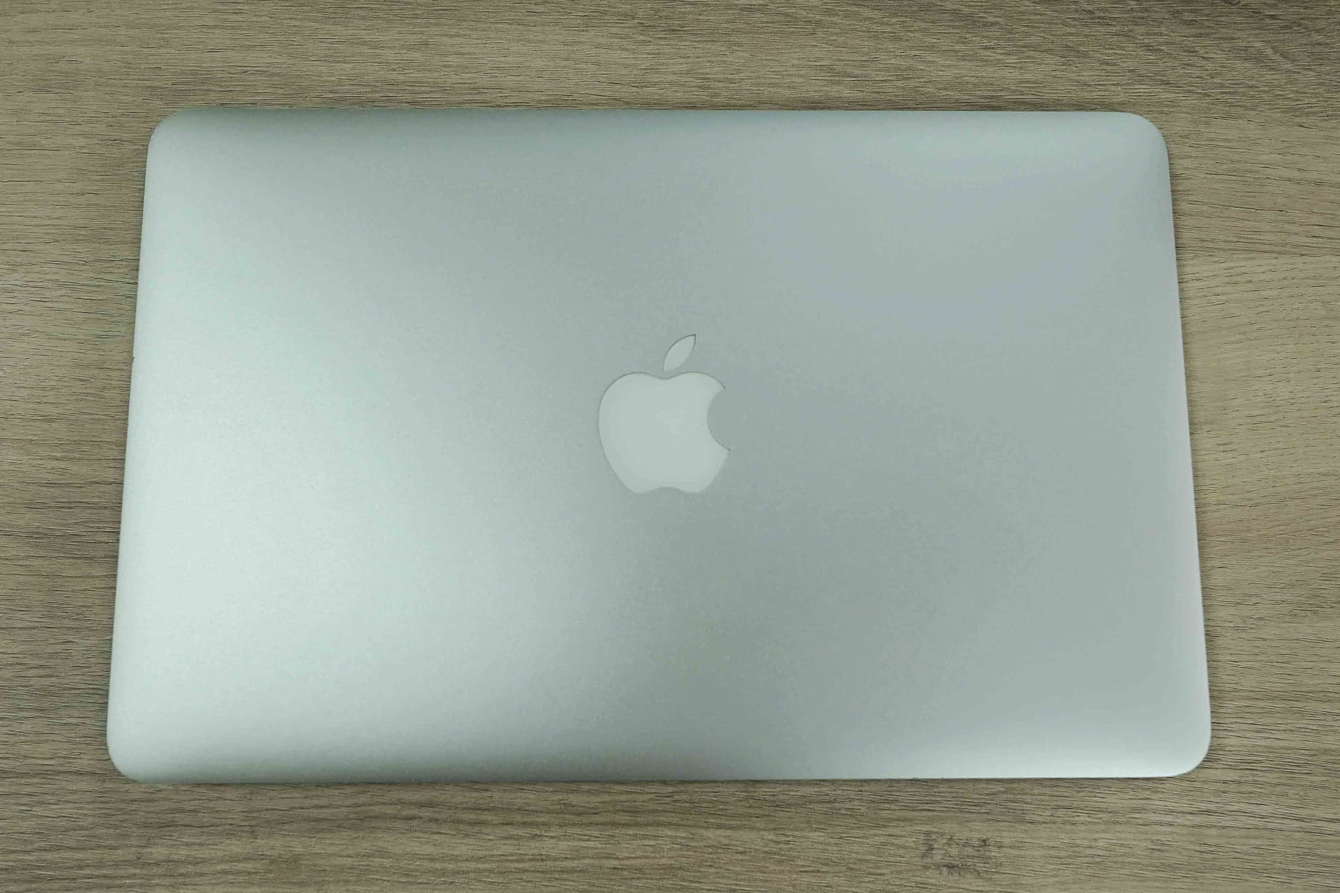 Apple Macbook Pro A1465 2014 image 11