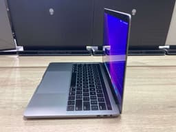 Apple Macbook Pro 13 2018 A1989 image 1