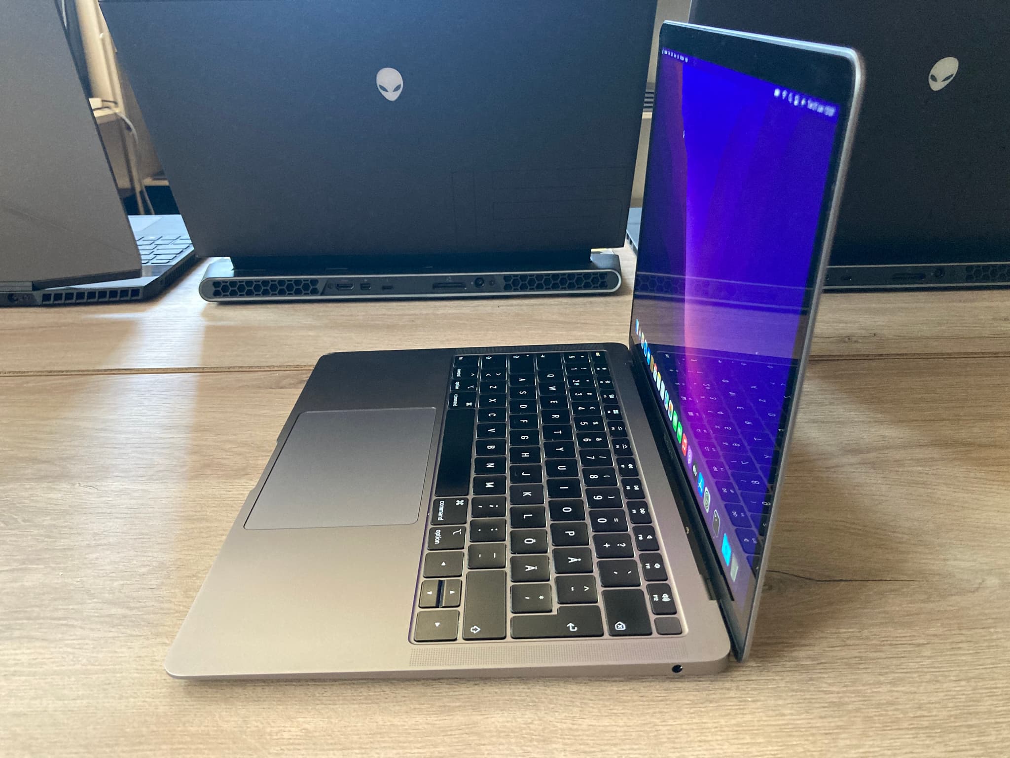 Apple Macbook Air 13 2018 A1932 image 3