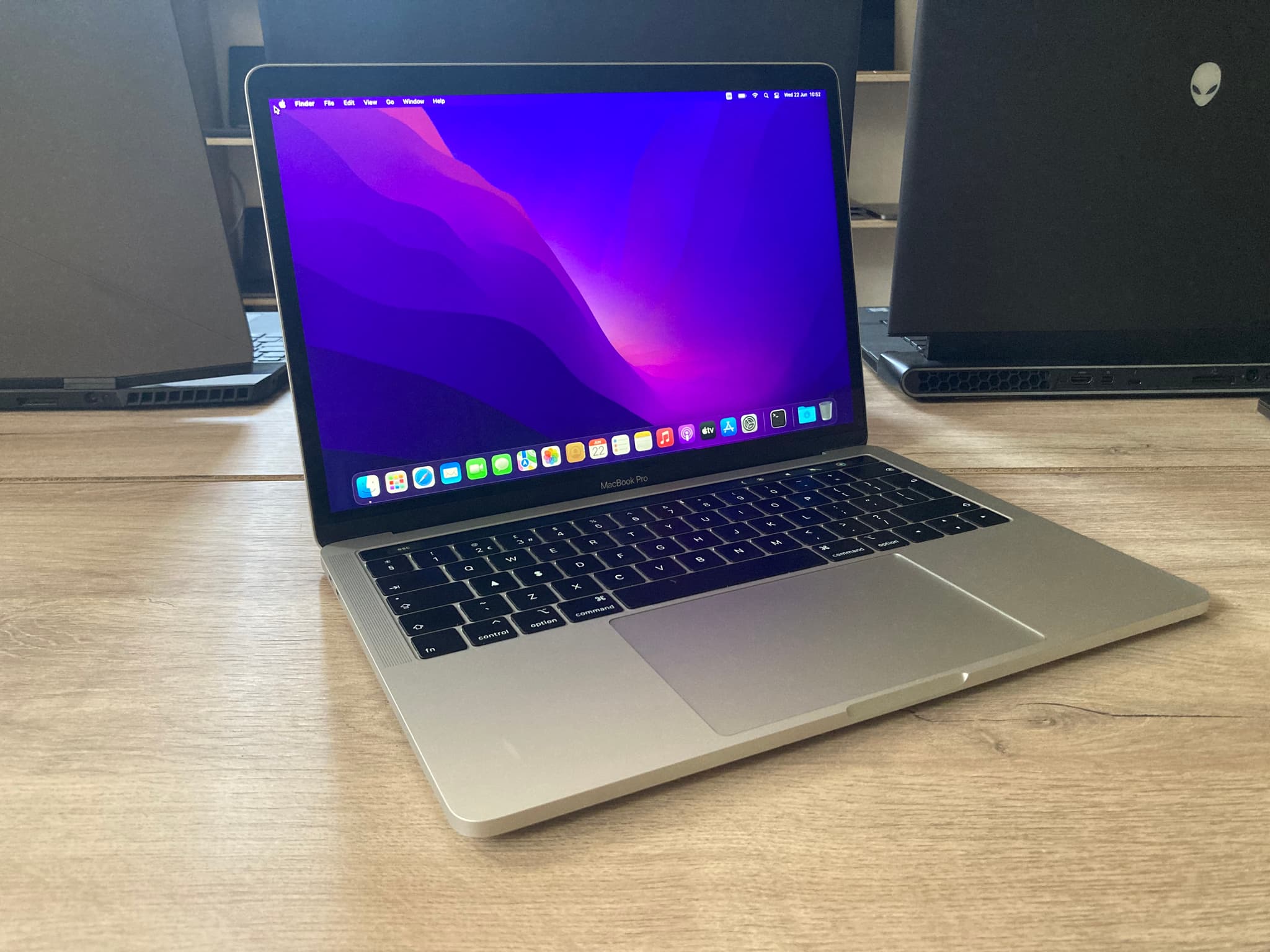 Apple Macbook Pro 13 2018 A1989 image 2