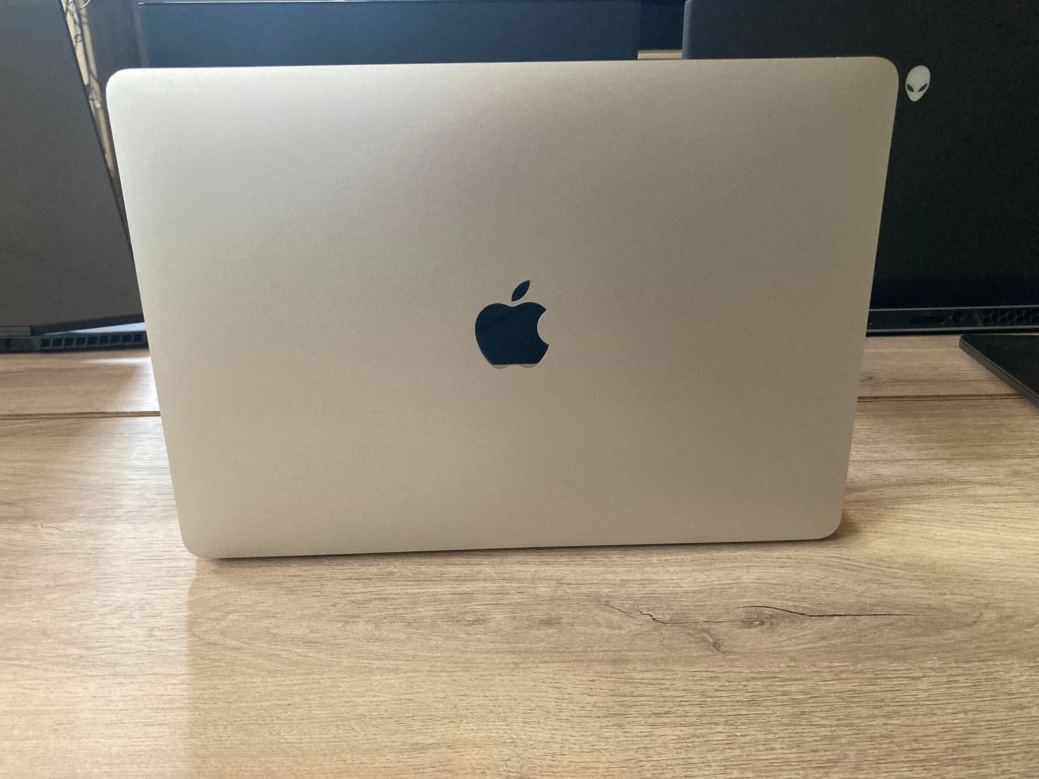 Apple Macbook Pro 13 2018 A1989 image 11