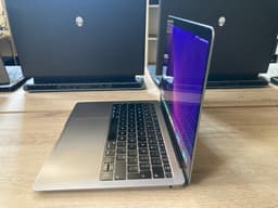 Apple Macbook Air 13 2019 A1932  image 3