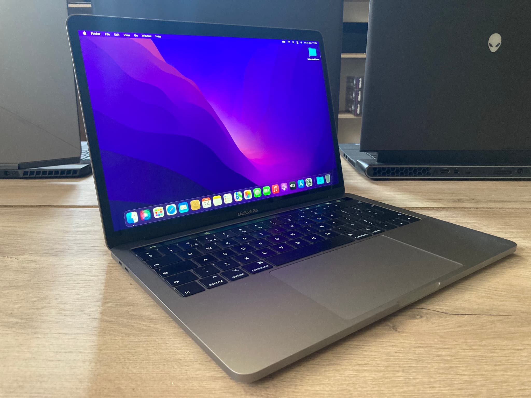 Apple Macbook Pro 13 2019 A1989  image 1