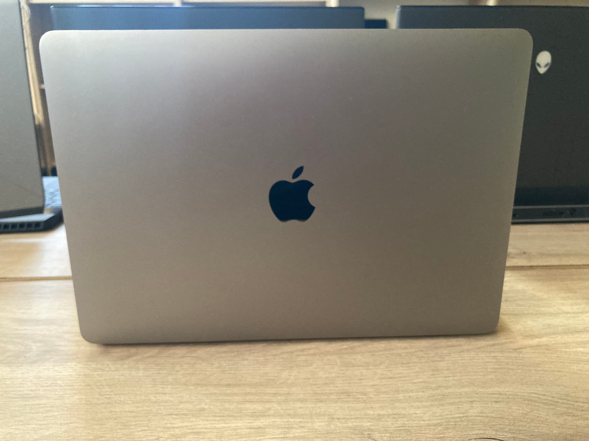 Apple Macbook Pro 13 2019 A1989  image 10