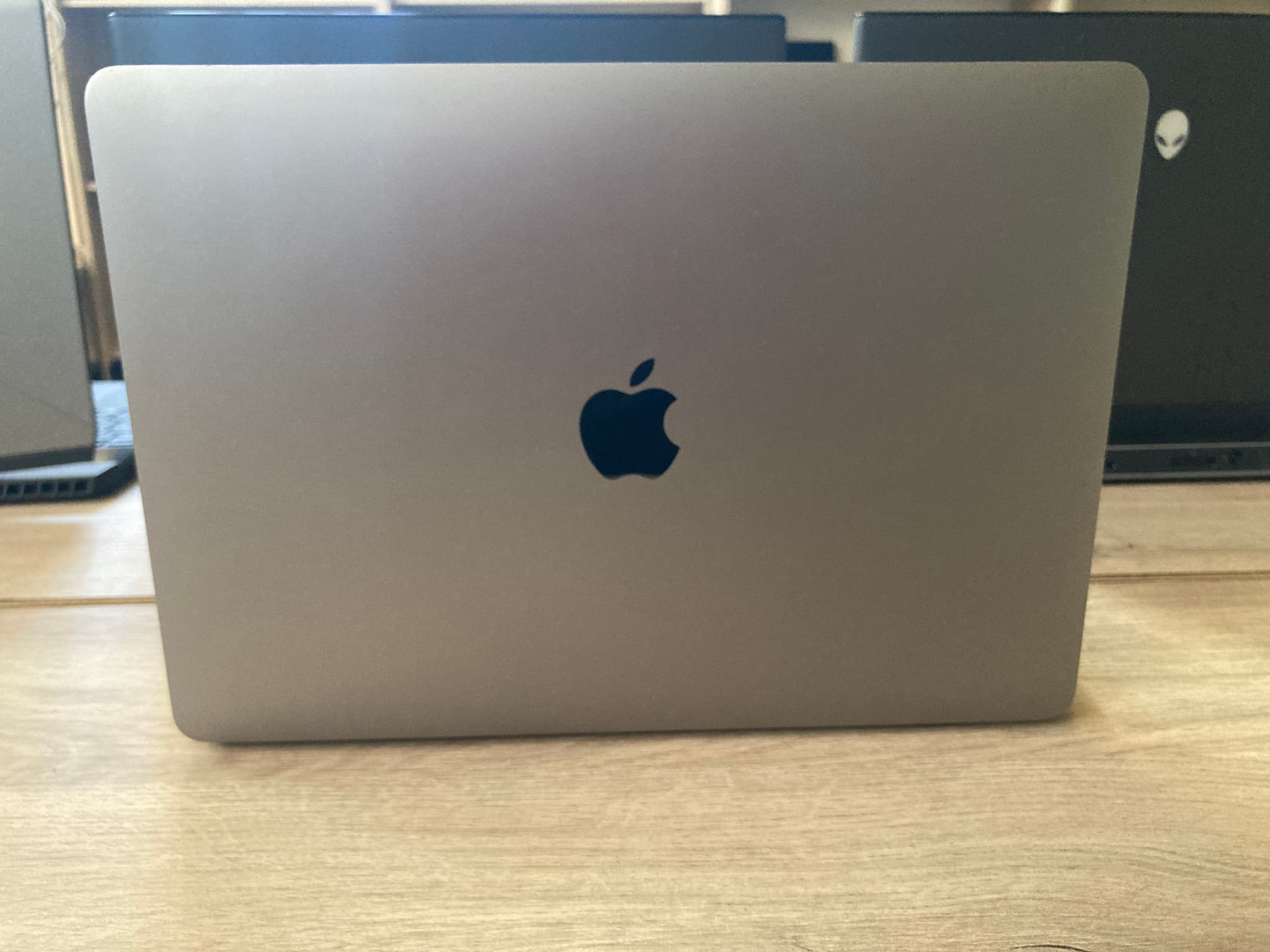 Apple Macbook Pro 13 2019 A1989  image 10