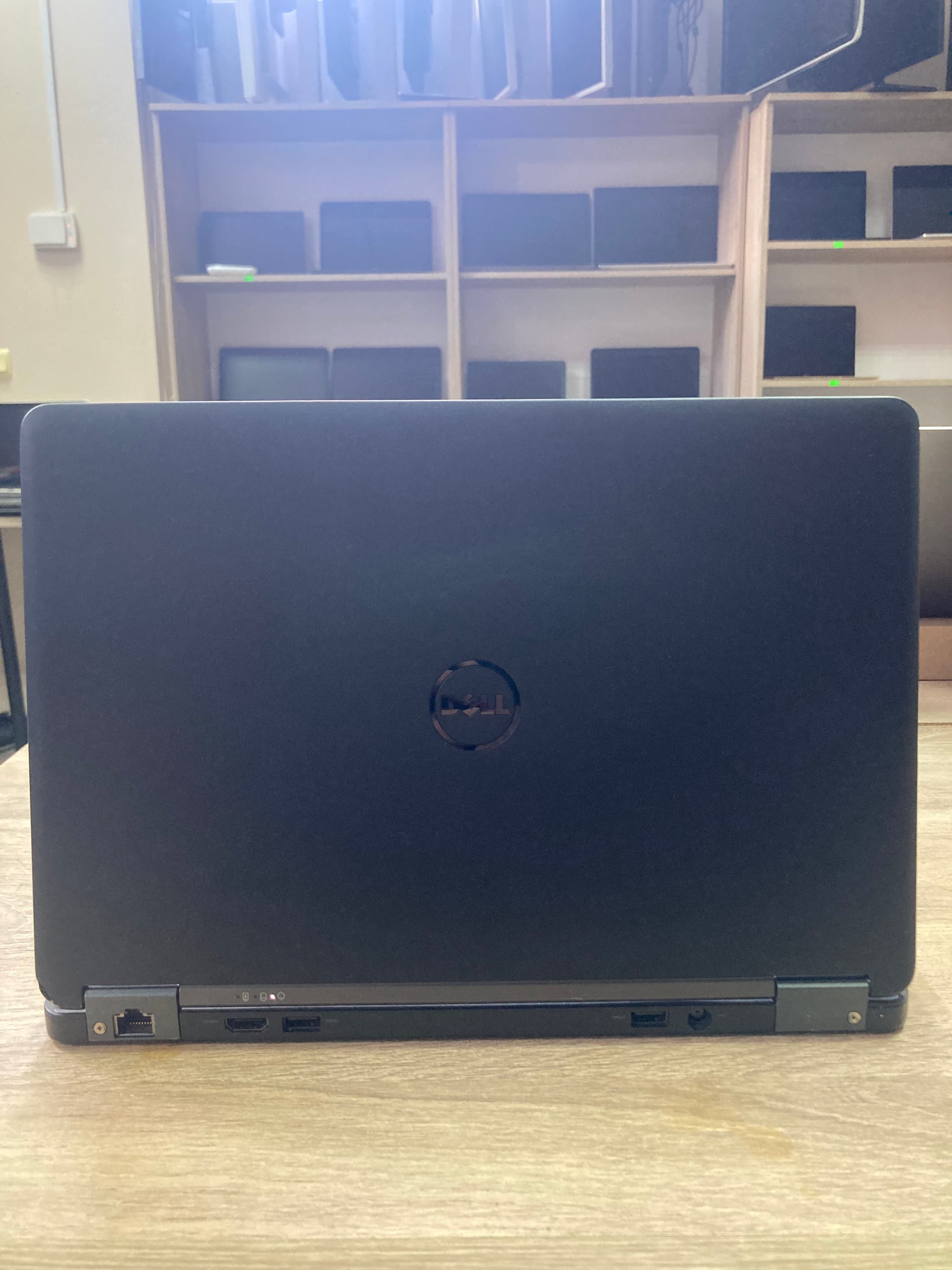 Dell Latitude E7250 image 7