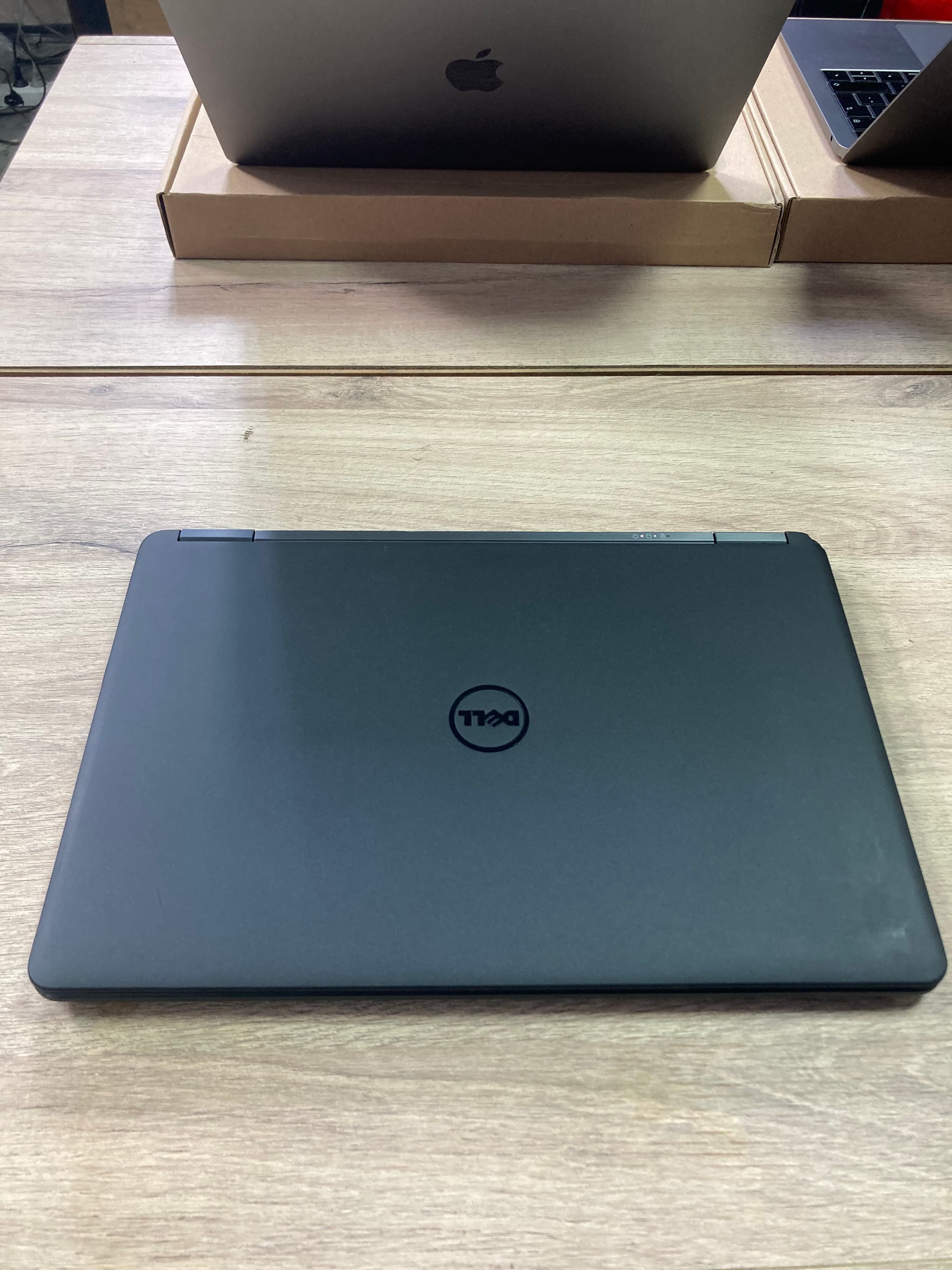 Dell Latitude E7250 image 8