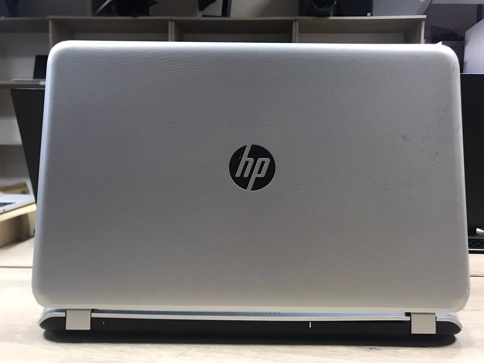 HP PAVILION 15-P image 4