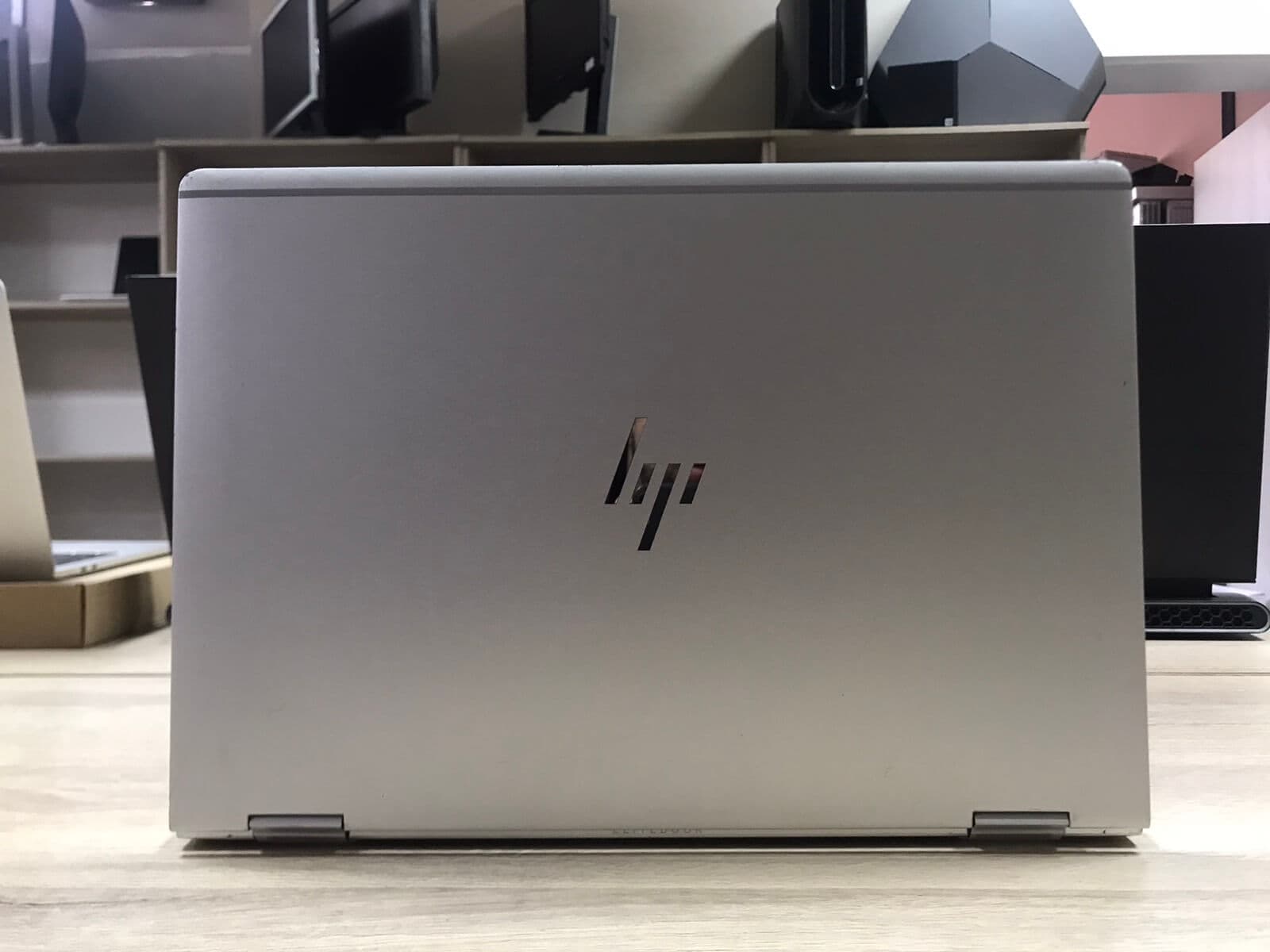 HP 1030 G2  image 5