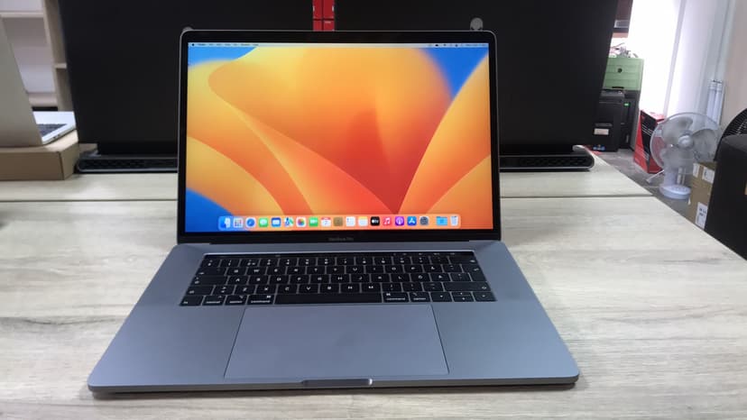 Apple Macbook Pro 15 2019 A1990 