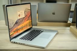 Apple Macbook Pro A1297 2010 image 1