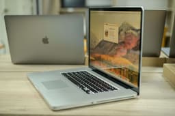 Apple Macbook Pro A1297 2010 image 3