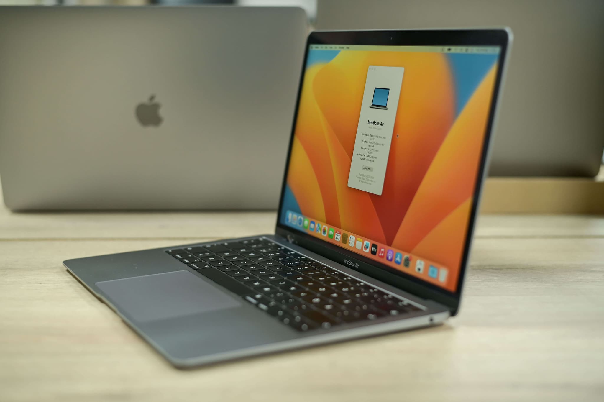 Apple Macbook Pro A1932 2019 image 2