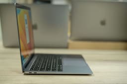 Apple Macbook Pro A1932 2019 image 3