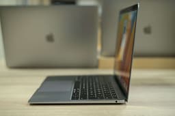 Apple Macbook Pro A1932 2019 image 4